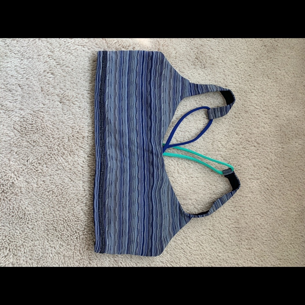 Lululemon sports bra